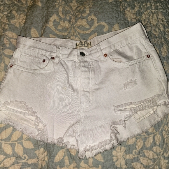 We the Free high waist shorts. White. Size 30 - Picture 1 of 3